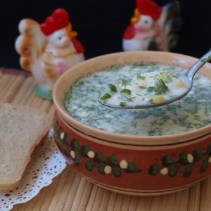Освежающая окрошка на мясном бульоне